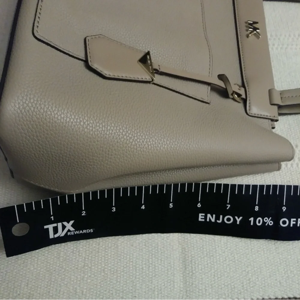 Michael Kors Meredith Medium Pebbled Leather Tote bag